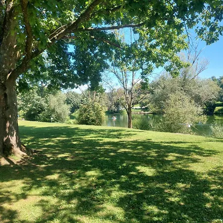 בית נופש Gm House, Mobile House Near Kolpa River *