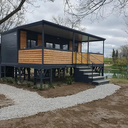 Gm House, Mobile House Near Kolpa River Metlika