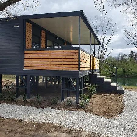 Gm House, Mobile House Near Kolpa River Metlika