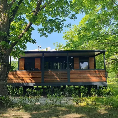Gm House, Mobile House Near Kolpa River *
