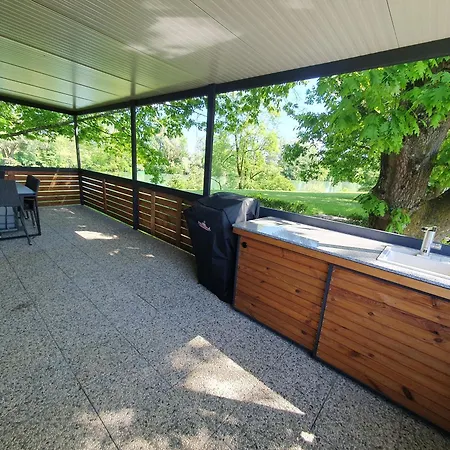 Gm House, Mobile House Near Kolpa River Metlika