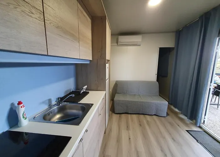 Gm House, Mobile House Near Kolpa River *