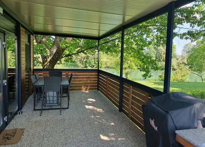 Gm House, Mobile House Near Kolpa River بيت للعطل *